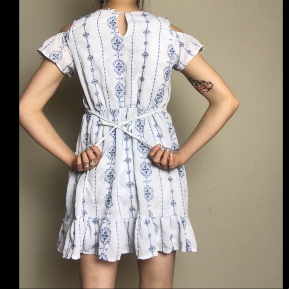 BLUE AND WHITE LACEY RUFFLE BABYDOLL DRESS - Picture 2 of 3